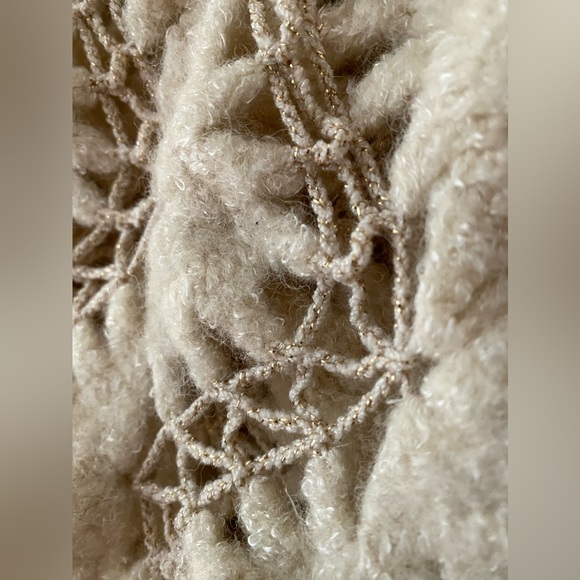 Vintage Beige wz Golden thread hand knitted oversized long shawl scarf - Picture 5 of 5